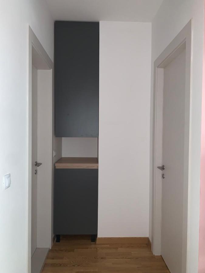 Pink Modern Apartment Скопье Экстерьер фото
