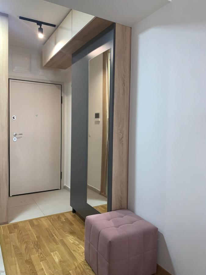 Pink Modern Apartment Скопье Экстерьер фото